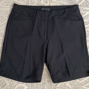 Adidas Women's Golf Shorts Size 10 front and back pockets, lightweight.